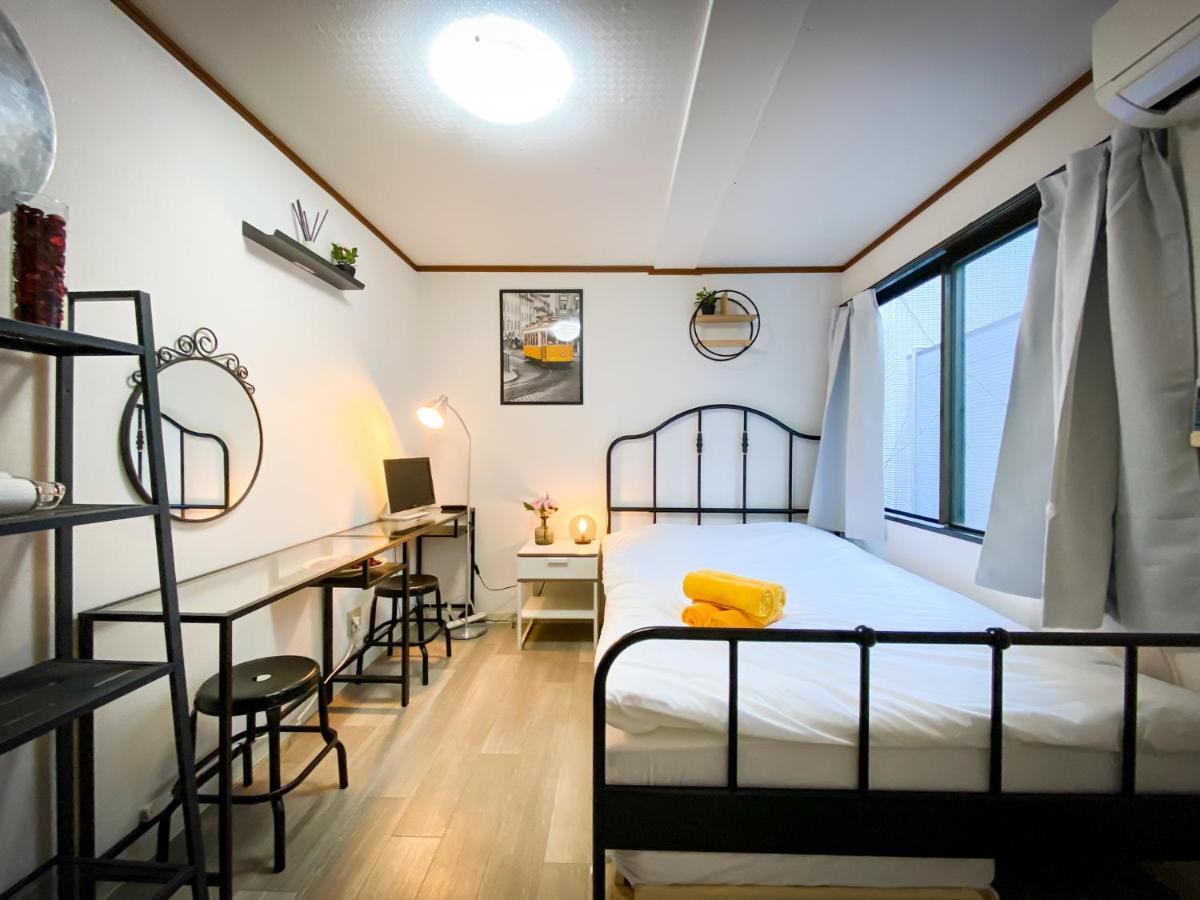 Holiday Anytel Shinjuku Токио Экстерьер фото