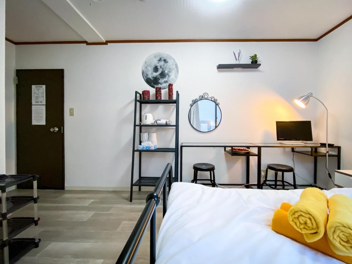 Holiday Anytel Shinjuku Токио Экстерьер фото
