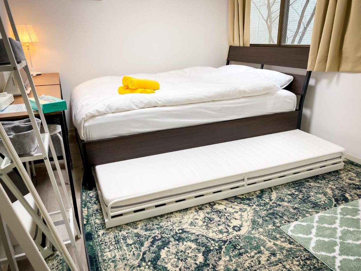 Holiday Anytel Shinjuku Токио Экстерьер фото